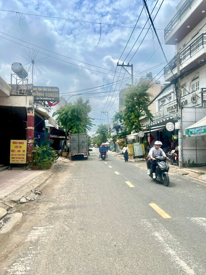 Mặt tiền kinh doanh 12m gần AEON Tân Phú, 3 tầng 67m² chỉ 6.5 tỷ - Đầu tư sinh lời!