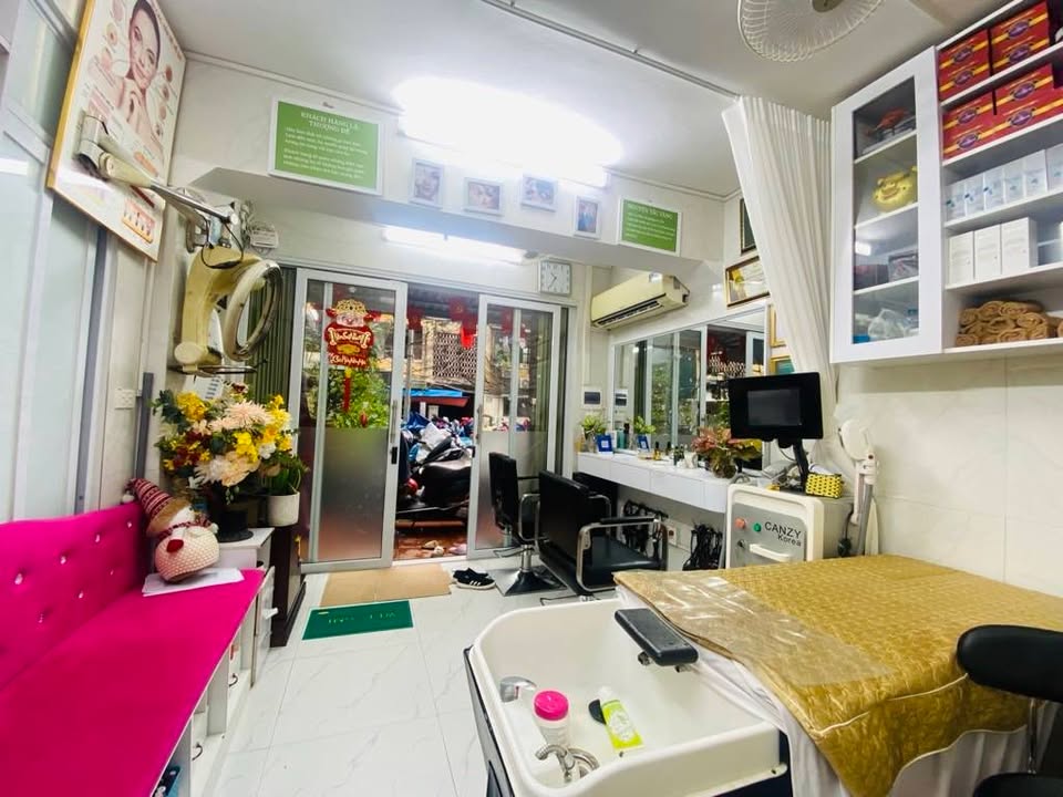 Nhà đẹp tại Ngõ Văn Hương, Đống Đa 80m² - Kinh doanh sầm uất!