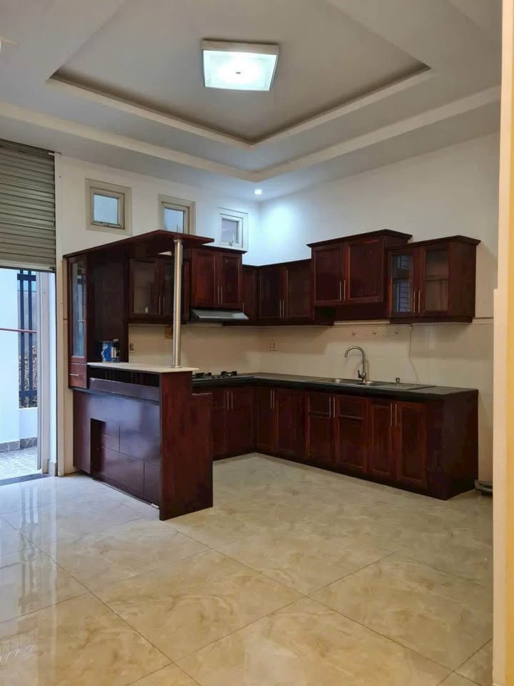 Nhà mặt tiền Nguyễn Thị Định, phường Phú Tân, 178m² giá 9.5 tỷ - Khu vực sầm uất, thuận tiện kinh doanh!