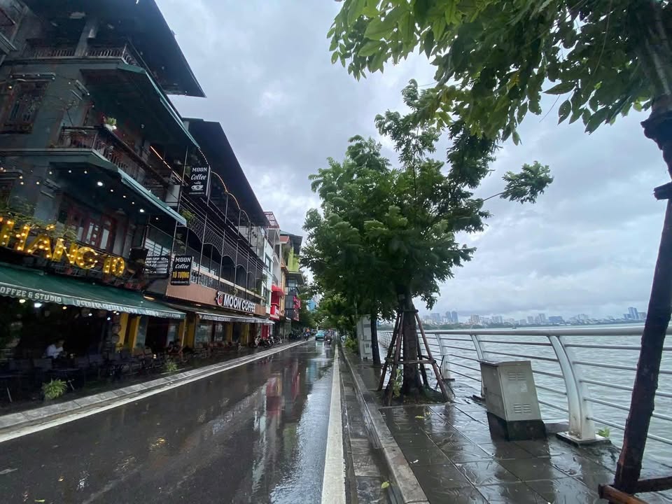 Bán nhà mặt phố Nguyễn Đình Thi, Tây Hồ 35m² giá 30 tỷ - Đầu tư sinh lời cao!