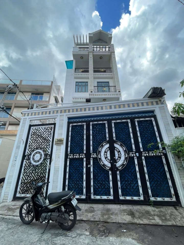 Nhà góc 2 mặt tiền Lê Văn Quới 133m² giá 15 tỷ - Đầu tư sinh lợi cao!