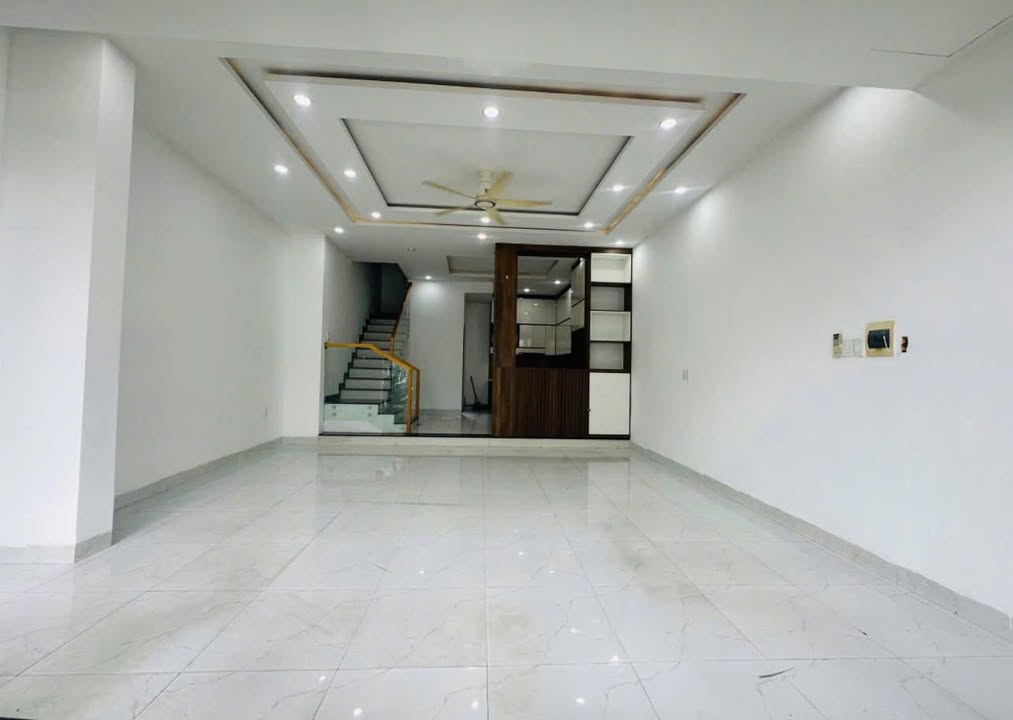 Nhà 3 tầng cho thuê mặt tiền Hà Huy Tập, Thanh Khê 60m² - Phù hợp làm văn phòng và spa!