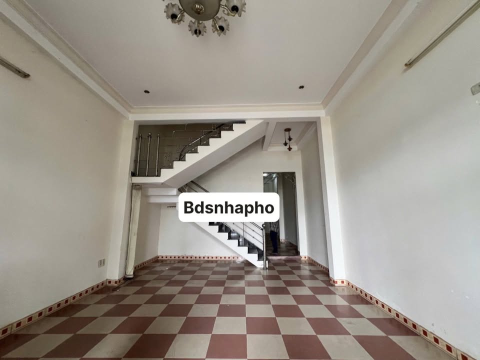 Cho thuê nguyên căn mặt tiền Trần Hưng Đạo, Đà Nẵng 100m² - Nhà mới đẹp, phù hợp cho kinh doanh!