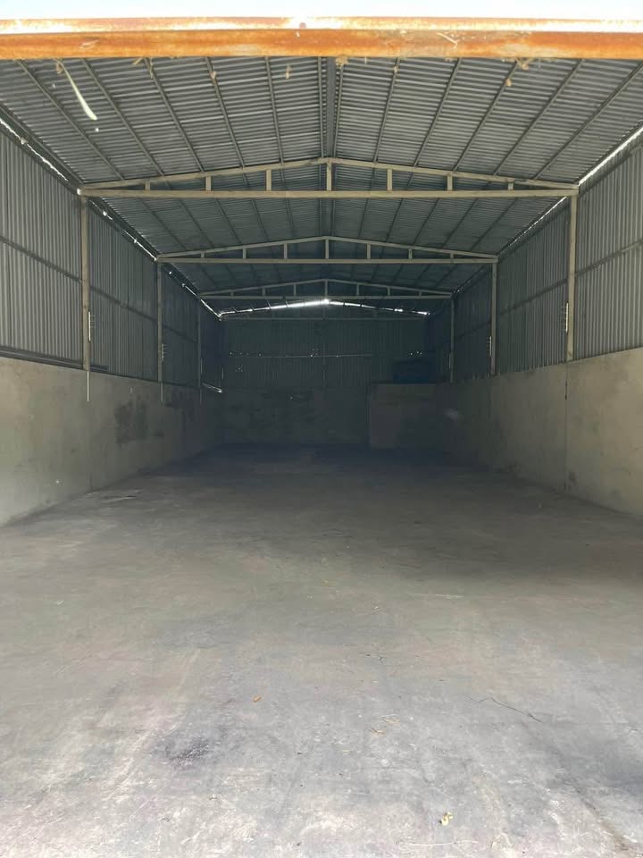 Kho cho thuê Vĩnh Lộc B 240m² giá 12 triệu - Sẵn sàng hoạt động ngay!