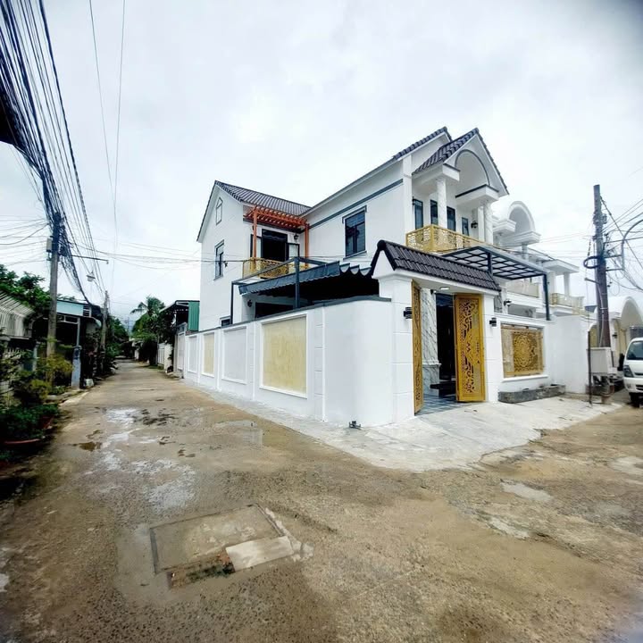 Nhà lầu 2 mặt tiền khu phố Hiệp Lễ, Tây Ninh 144m² giá 4.2 tỷ - Thiết kế hiện đại, full nội thất!