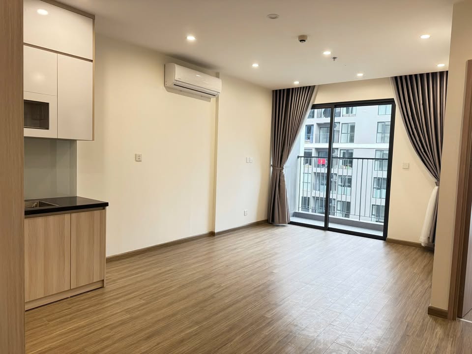 Căn hộ Vinhomes Smart City Tây Mỗ 66m² giá 10.8 triệu - Đầy đủ nội thất cơ bản!