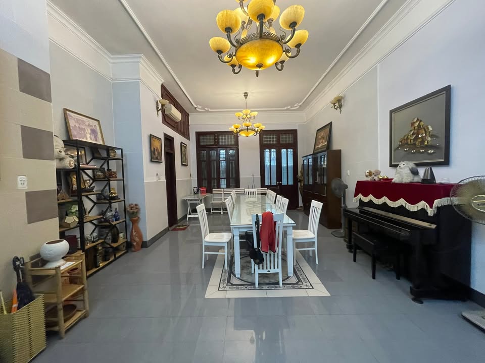 Nhà 3 tầng Hoàng Tích Trí, Kim Liên 120m² giá 36 tỷ - Ô tô đỗ cửa, vị trí đẹp!