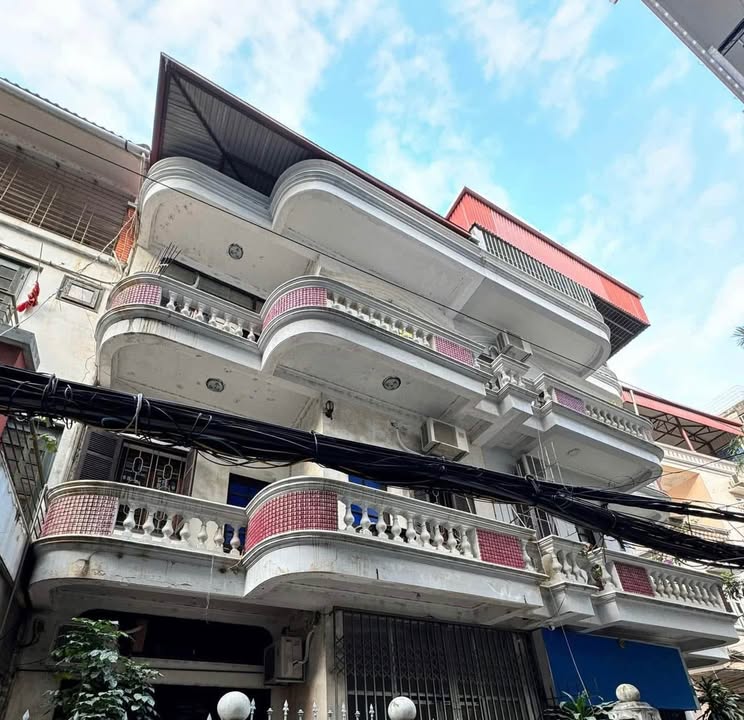 Nhà phân lô Đội Nhân, Ba Đình 92m² giá 16.8 tỷ - Gara ô tô tiện nghi!