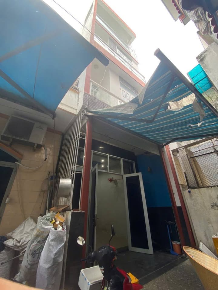 Nhà nguyên căn cho thuê tại Nha Trang 4 tầng - Giá 8 triệu/tháng, vị trí đắc địa!