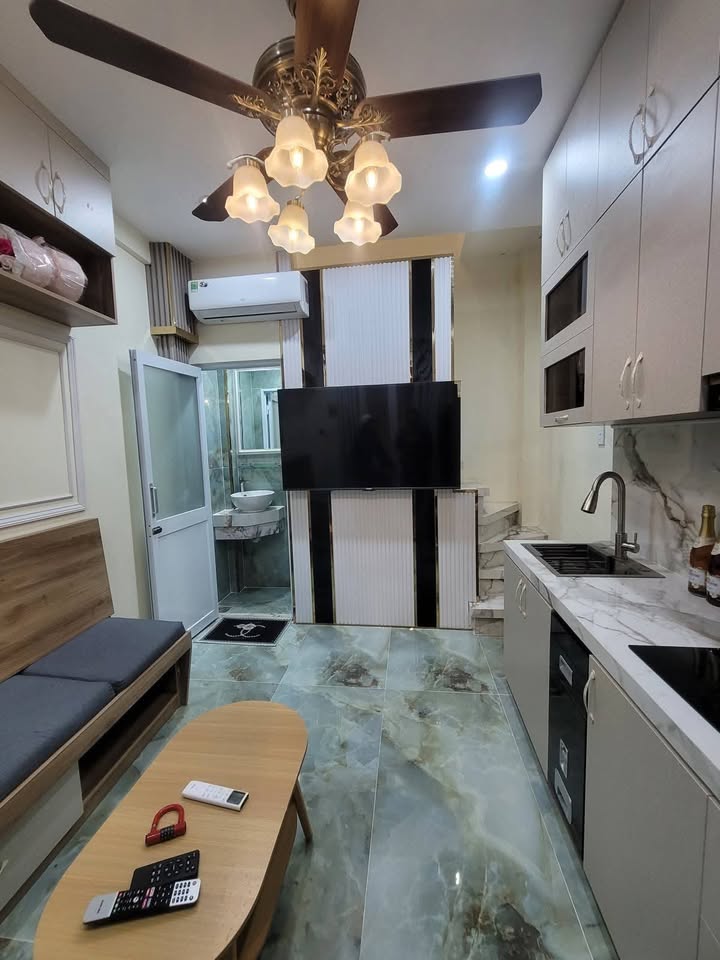 Nhà 3 tầng Lạc Long Quân, Tân Bình, 12m² giá 2.6 tỷ - Chính chủ sổ hồng