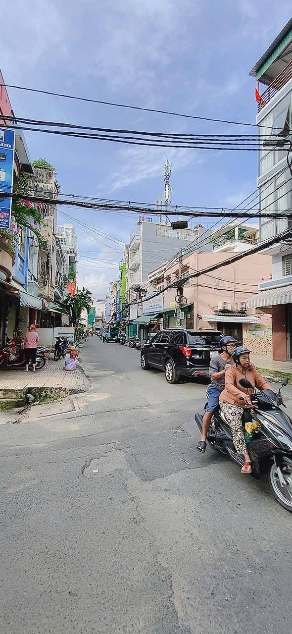 Nhà mặt tiền kinh doanh Lãnh Binh Thăng, Q11, 31m², giá chỉ 6.8 tỷ - Cơ hội đầu tư tuyệt vời!