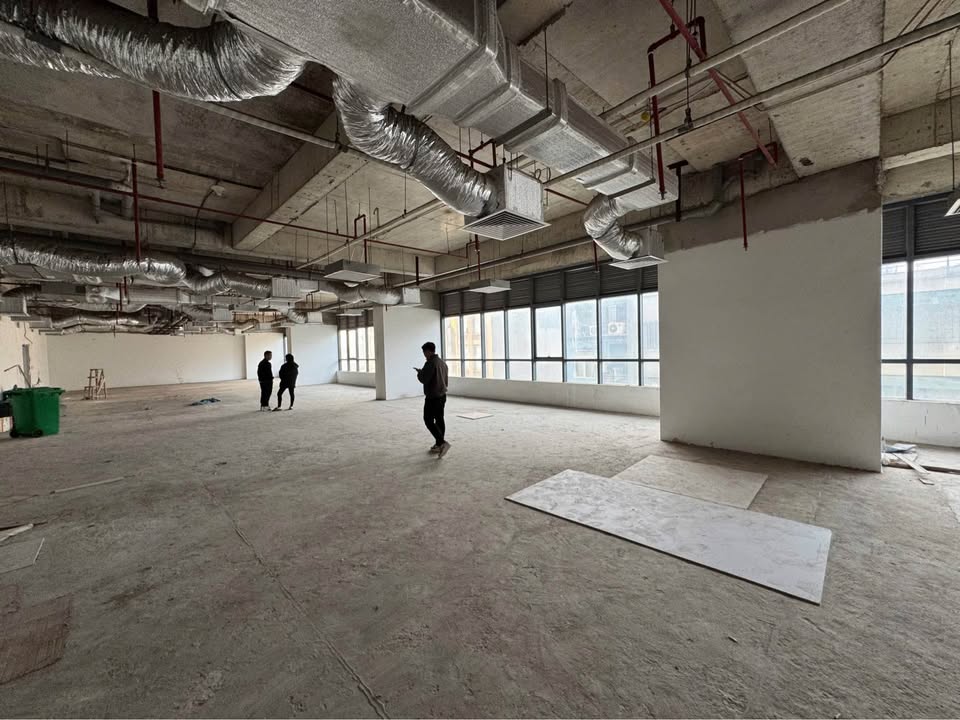 Sàn văn phòng Đê La Thành 1150m² giá chỉ 14.95 tỷ - Phù hợp cho doanh nghiệp phát triển!