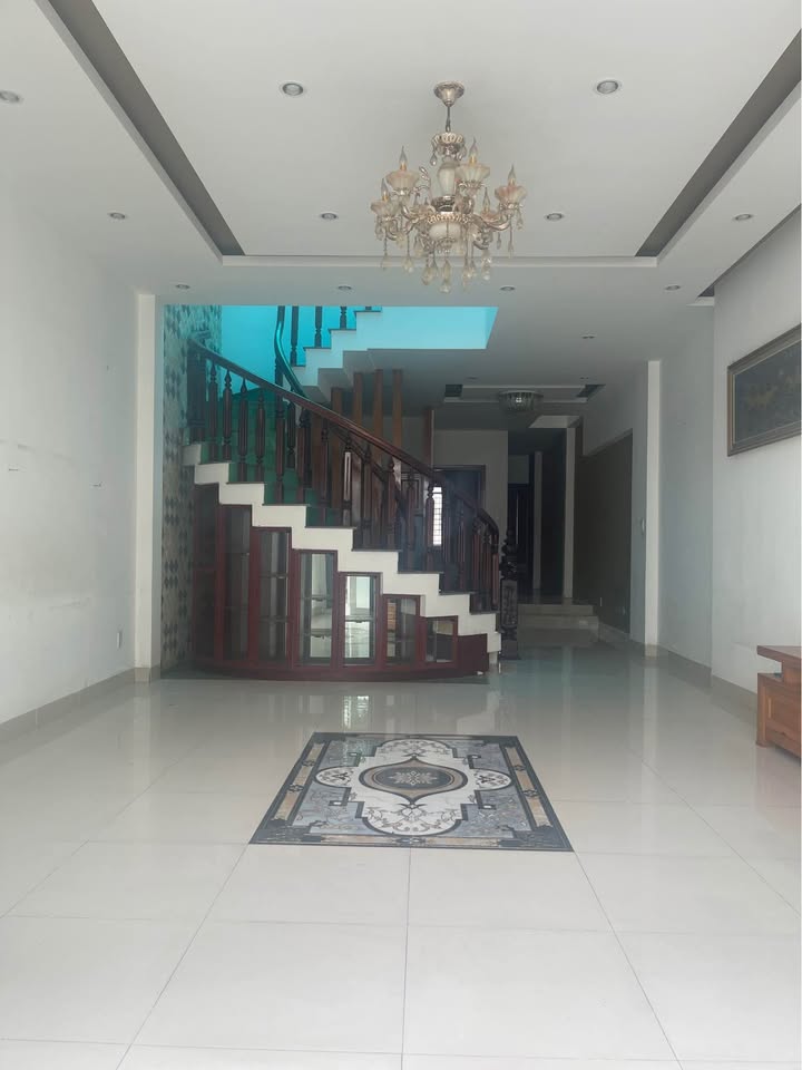 Nhà đẹp chính chủ gần biển Vĩnh Hòa, Nha Trang 84m² giá 6,4 tỷ - Đầu tư sinh lời tuyệt vời!