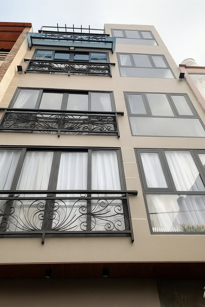 Nhà phố Tô Hiến Thành 28m² giá 9,999 tỷ - Nhà mới 100%, full nội thất nhập khẩu!