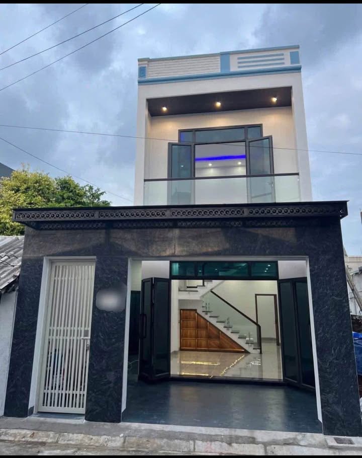 Nhà 2 tầng mặt phố Thành Mai, 90m² giá 3 tỷ - Sẵn sàng vào ở ngay!