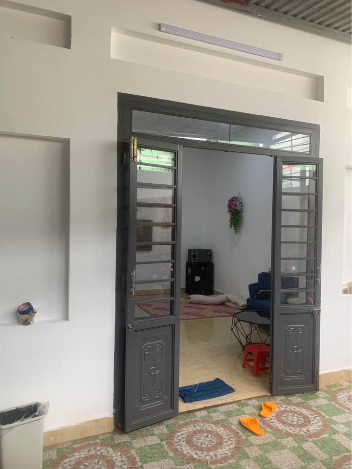 Nhà cấp 4 Hẻm 124 Săm B Răm 115m² giá 820 triệu - Tiện nghi gần chợ và trường học!