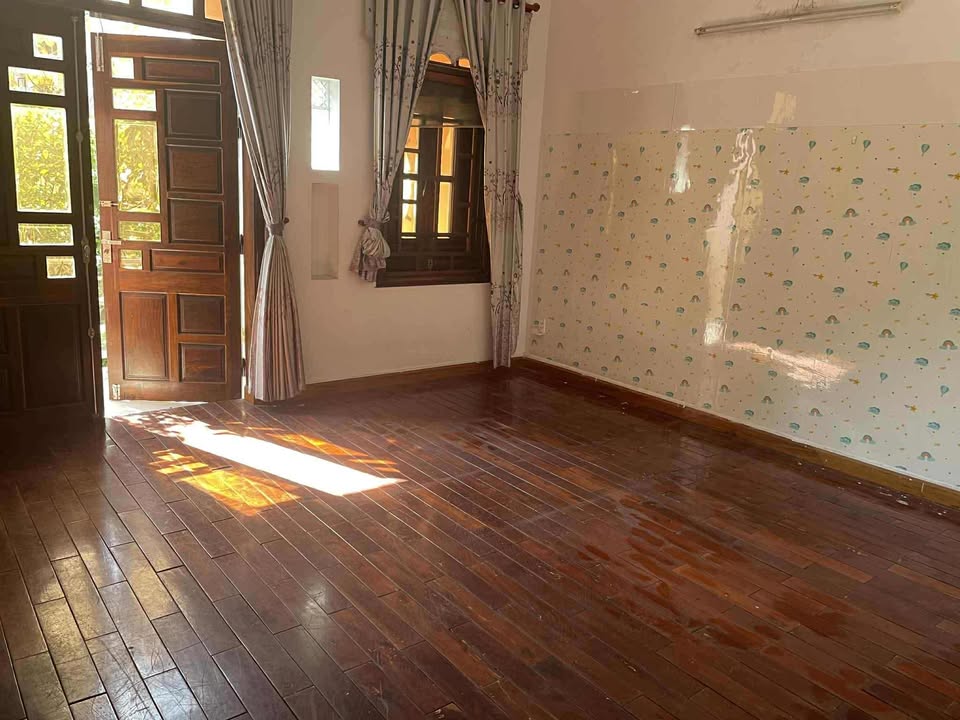 Nhà nguyên căn cho thuê tại Đà Nẵng - 3 tầng, 3 phòng ngủ chỉ 8 triệu/tháng!