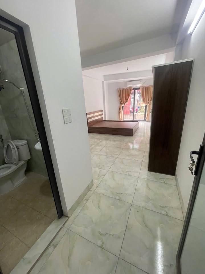 Studio cho thuê tại Ngõ 479 Lĩnh Nam 30m² - Vào ở ngay, nội thất đầy đủ!