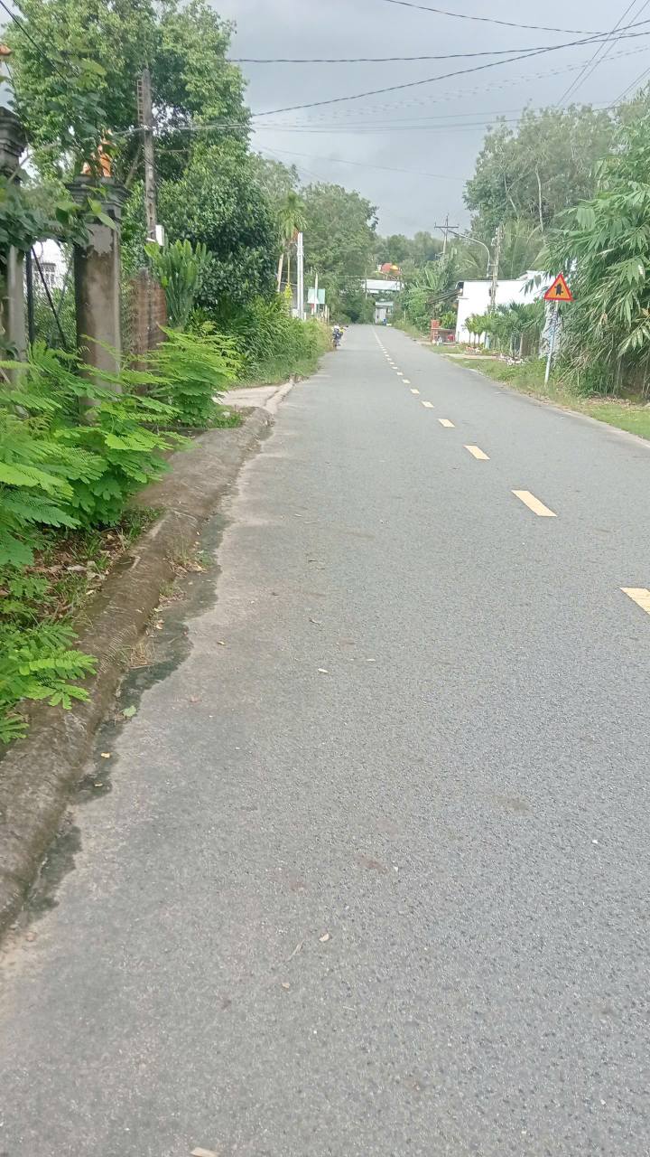 Nhà nguyên căn mặt tiền KP4 Tân Định 2 triệu/tháng - Tiềm năng kinh doanh hấp dẫn!