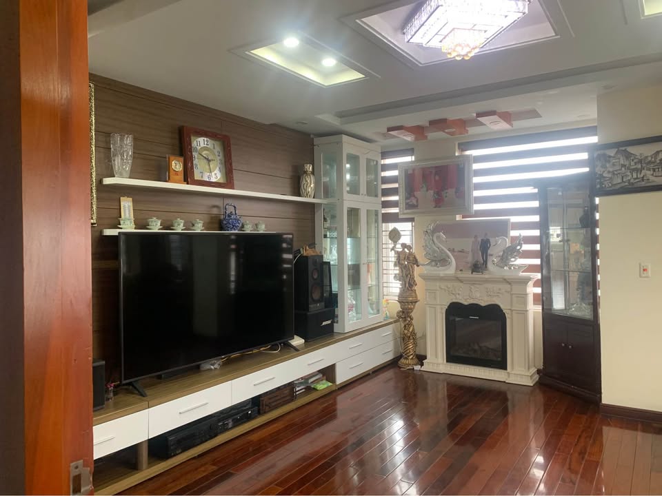 Nhà góc mặt đường Nguyên Hồng, Lam Sơn 67m² giá 9.9 tỷ - Vị trí kinh doanh đắc địa!