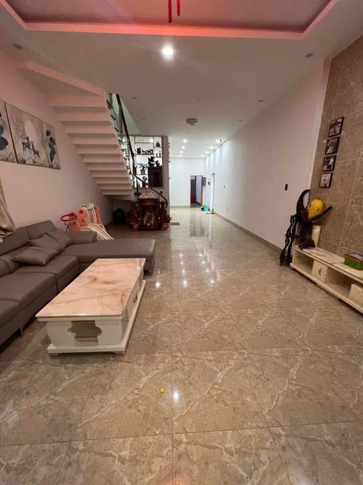 Nhà cho thuê Trảng Dài 137m² giá 9 triệu - Mặt tiền hẻm kinh doanh sầm uất!