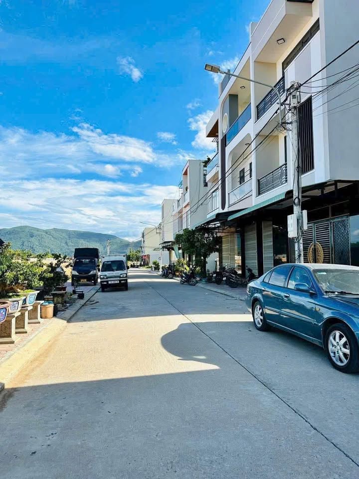 Đất nền Nhơn Bình, Quy Nhơn 75m² giá 2.59 tỷ - Hướng Đông, pháp lý rõ ràng!