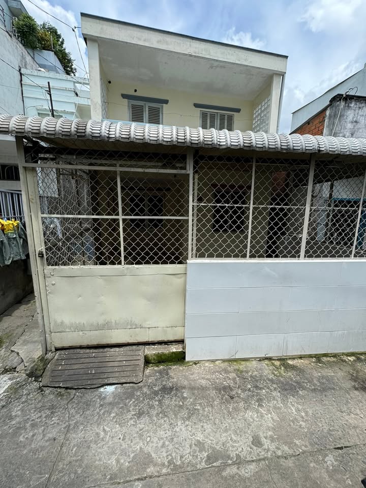 Nhà cho thuê Phường 15, Quận 8, Diện tích 70m² giá 7.5 triệu - Không gian cổ kính, tiện nghi!