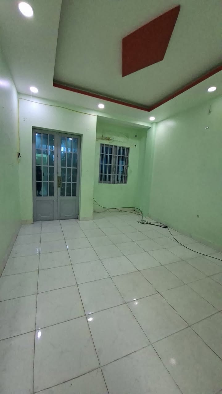 Nhà cho thuê Hẻm Nhà Sách Đất Việt, Quận 8, 32m² giá 5.5 triệu - Tiện nghi đầy đủ!