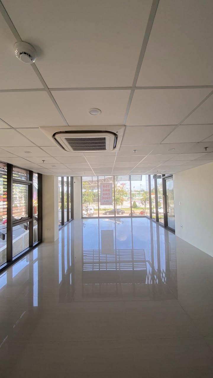 Bán tòa văn phòng lô góc 8 tầng trên đường 2/9 quận Hải Châu - Cơ hội đầu tư tuyệt vời!