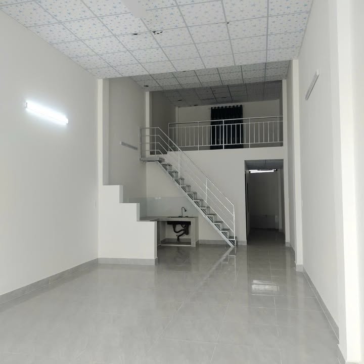 Mặt bằng kinh doanh cho thuê tại Tân Đông Hiệp 100m² - Thiết kế mới sạch đẹp!