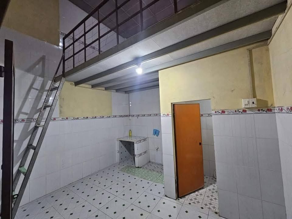 Nhà trọ Bạc Liêu - Phòng có gác, máy lạnh, chỉ 1.3 triệu/tháng - Tiện nghi đầy đủ!