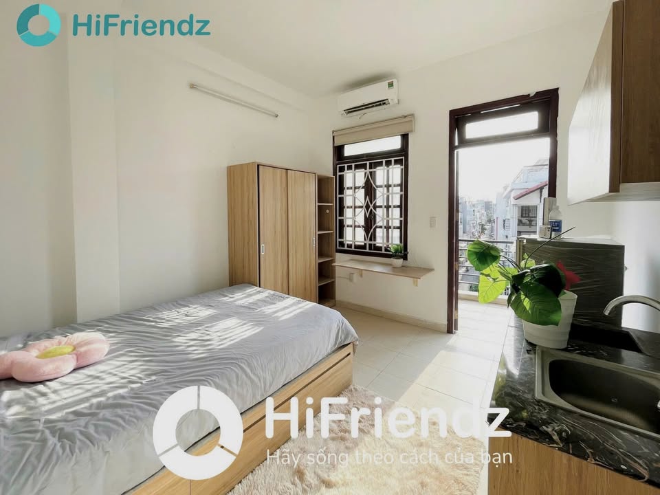Cho thuê Studio ban công 29m² tại 130 Nhất Chi Mai, Tân Bình - Tiện nghi đầy đủ, giá tốt!