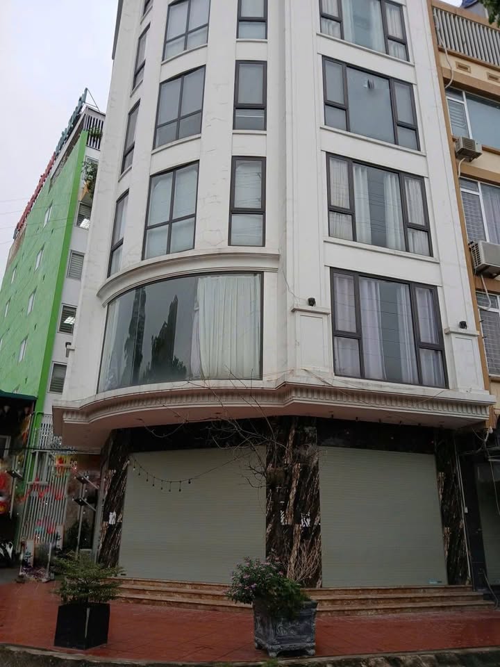 Cho thuê tòa nhà mặt đường Tố Hữu 65m² x 7 tầng - Kinh doanh sầm uất!