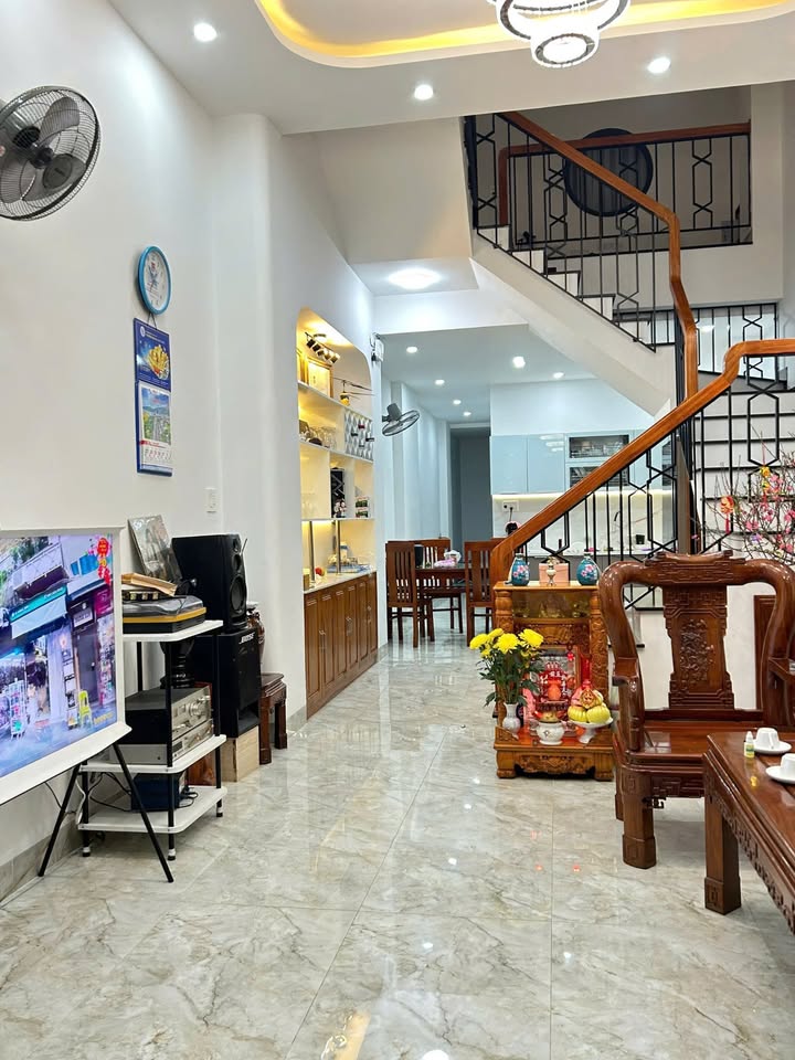 Nhà 3 Tầng Đường Trần Hưng Đạo, Phường Đống Đa, Quy Nhơn 81m² - Chính Chủ Bán Gấp!