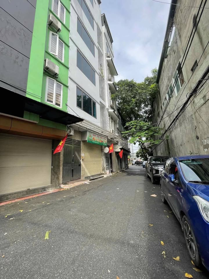 Bán nhà FrontHouse 90m² đường Nguyễn Khánh Toàn - Giá 24.5 tỷ, kinh doanh đắc địa!