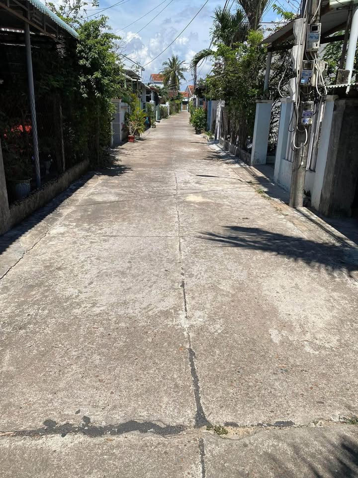 Đất nền hẻm 3/2, Phú Yên 150m² giá 990 triệu - Tiện ích đầy đủ, gần biển!