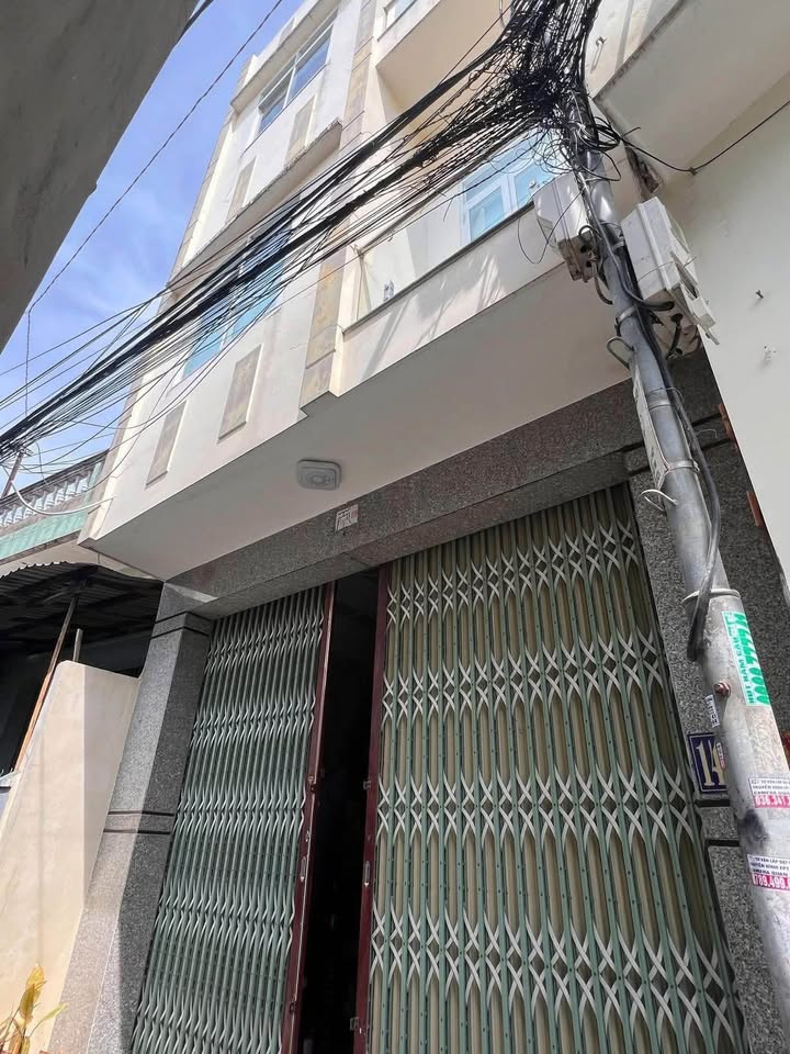 Nhà 3 tầng tại Quy Nhơn 48.7m² giá 2.9 tỷ - Vị trí đắc địa gần chợ và biển!