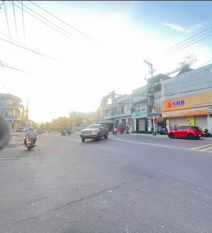 Đất nền Thị trấn Tuy Phước 135m² giá 1.65 tỷ - Khu dân cư sầm uất!