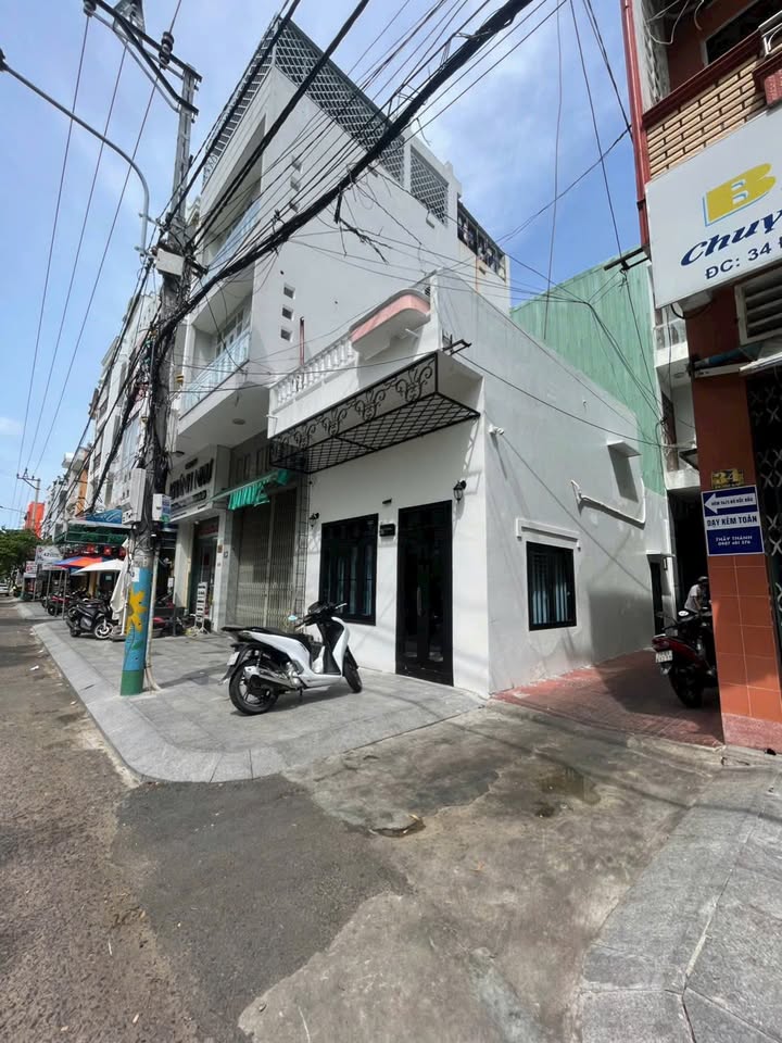 Nhà mặt tiền Đô Đốc Bảo, TP. Quy Nhơn 40m² giá 13.5 triệu - Khu vực sầm uất, tiện lợi!