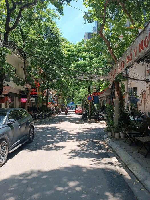Cho thuê nhà mặt ngõ kinh doanh phố Nguyên Hồng 55m² giá 40 triệu - Vị trí đắc địa, sẵn sàng hoạt động!