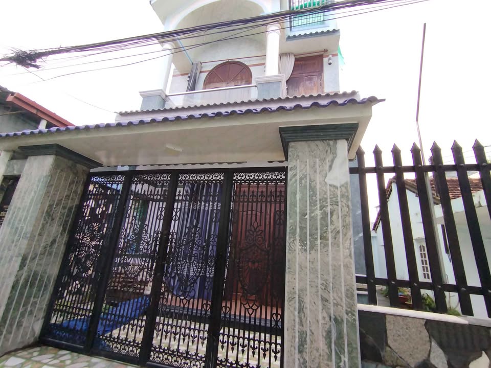 Nhà 3 tầng Hẻm 14 Lê Văn Phấn, Phú Thủy 259.3m² - Đường 2.5m thoáng mát!