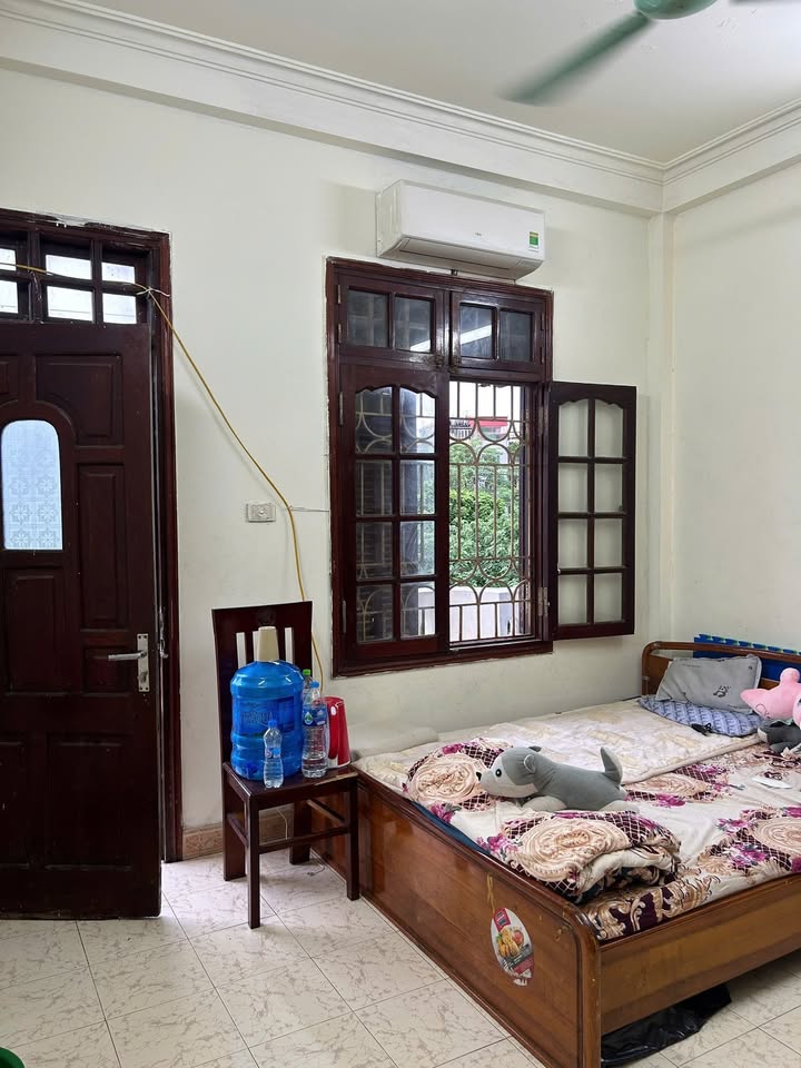 Phòng cho thuê tại ngõ 553 Giải Phóng, Giáp Bát 3,5 triệu - View đẹp, đầy đủ nội thất!