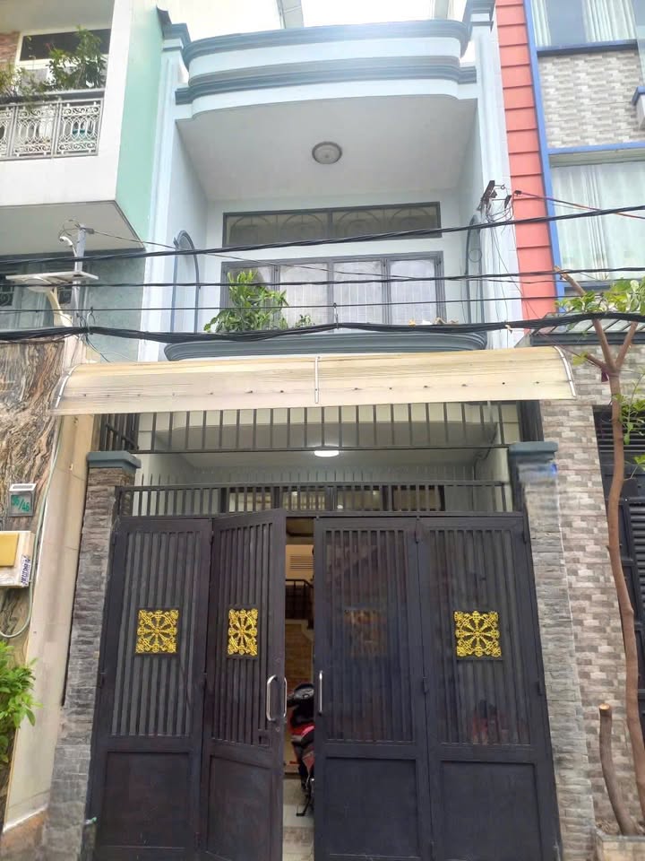 Nhà cho thuê hẻm xe hơi Huỳnh Thiện Lộc, Tân Phú 82m² giá 19 triệu - Thiết kế hiện đại, không gian thoáng đãng!