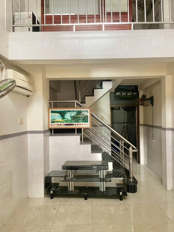 Nhà mặt tiền đường thông Phường Bình Trưng Tây, Quận 2 - Cho thuê 15 triệu/tháng, phù hợp kinh doanh!