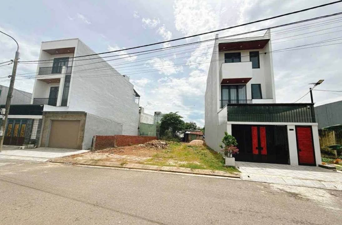 Đất nền mặt tiền đường Phan Thúc Trực, Hòa Xuân 100m² giá 3.78 tỷ - Sổ hồng chính chủ!