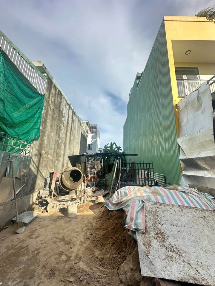 Đất kiệt 80 Nguyễn Chánh, Hòa Khánh Bắc 92m² giá 2.1 tỷ - Gần bãi tắm mát mẻ!