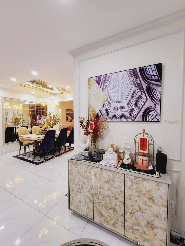 Căn hộ Penthouses Ciputra Xuân Đỉnh 182m² giá thuê cực tốt - Thiết kế sang trọng, tiện nghi đầy đủ!