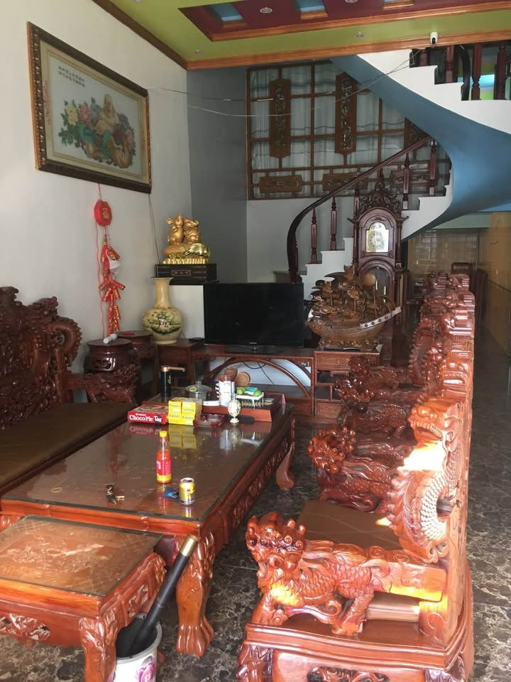 Nhà cho thuê đường Nguyễn Bỉnh Khiêm, Móng Cái 3 tầng giá 18 triệu - Vào ở ngay!