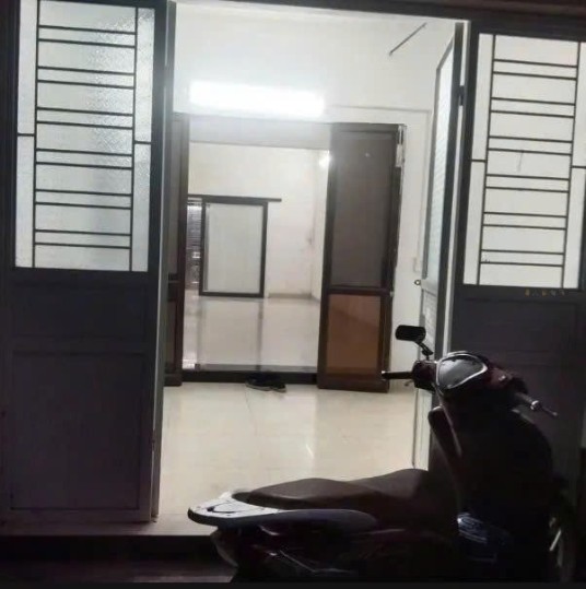 Cho thuê nhà mặt ngõ Trần Nguyên Hãn 50m² giá chỉ 5 triệu - Kinh doanh mọi loại hình!