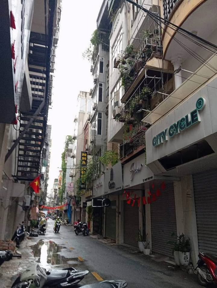 Nhà mặt phố Ô Chợ Dừa 60m² giá 33 tỷ - Kinh doanh đỉnh cao!